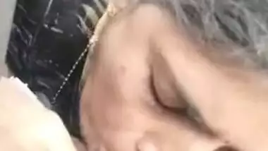 Telegu Desi XXX wife gives a good blowjob in a car MMS video