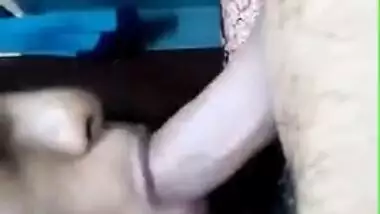 Deep XXX blowjob is what amateur Desi chick is busy doing on cam