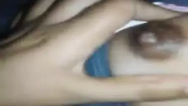 Indian camera is too close to XXX tits and muff so they look sex sized