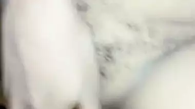 Desi guy impales XXX twat of chubby Indian slut in hot MMS video