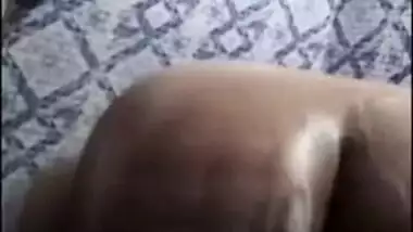 Big-assed Desi mom washes her chubby body for horny webcam client