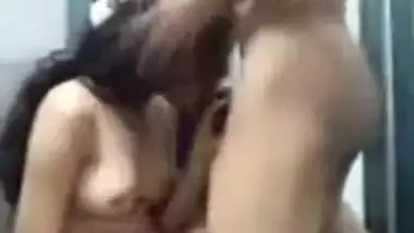 Bangla aunty sex MMS enjoying hardcore sex with a guy this babe met online