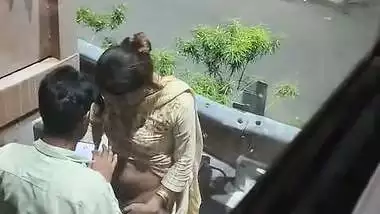 Roadside romance and sex caught by employee viral clip