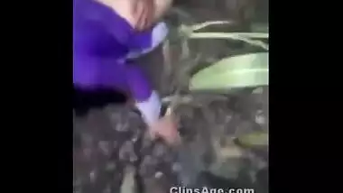 Hindisex video of a large ass bhabhi enjoying outdoor sex with her lovers