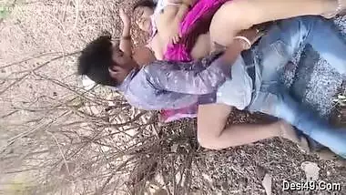 Today Exclusive- Desi Randi Bhabi Outdoor Sex With Young Guy Clear Hindi Audio