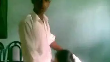 Cute college student boobs and pussy is enjoyed by her classmate in the class