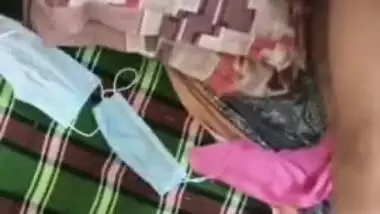 Girl pleases Desi boyfriend with pussy before giving him a XXX handjob