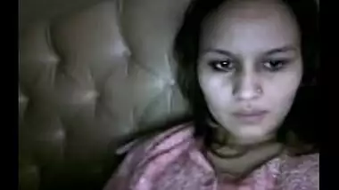 Hot NRI Indian Girl On Webcam Possing her Boobs & Pussy To Lover
