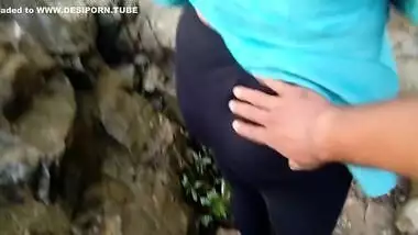 Ajnabi Ne Jungle Me Sonal Bhabhi Ki Choot Me Ungli Dalkar Maza Diya - Leigh Darby