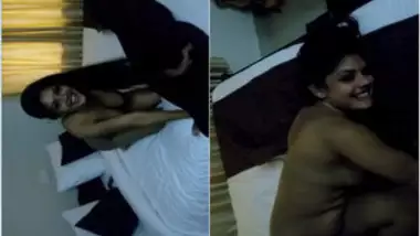 Wwwwwwxxxxy - Boy Films His Loved Desi Chick Lying In Bed With Naked Xxx Hole indian  amateur sex