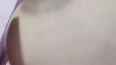 Bengali girl playing with boobs and pussy viral videos