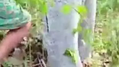 Wife gets sex on the jungle with her lover! Desi Mms video online