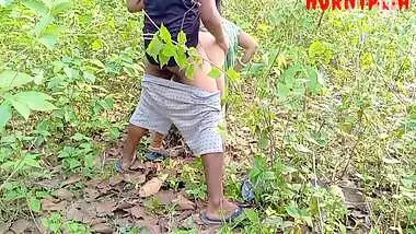 Very Risky Sex, Nepali Bhabi Mujhko Jungle Le Gaya Aur Mera Godh Par Chad K Choda