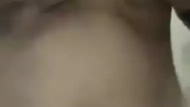 Chesty Punjabi hooker agrees to XXX striptease and posing for Desi fans