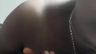 Madurai hot cheating aunty sucking her husband's friend's cock