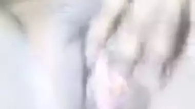 Horny Desi girl shows her XXX sweet pussy in video call sex with lover