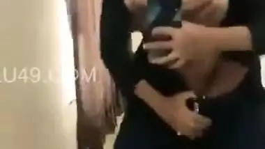 A guy fingers his GF’s pussy before the mirror in gf bf sex