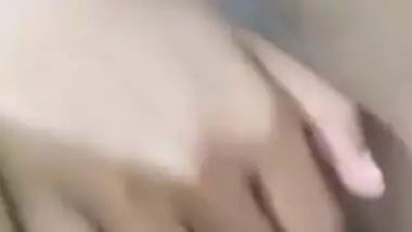 Desi teeny sticks fingers into her shaved XXX twat for webcam show