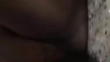 Slinky Desi slut takes her XXX coconuts out and licks sex nipple