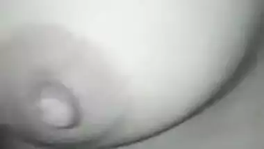 Cute Desi minx motivates BF to have sex by sending special XXX clip