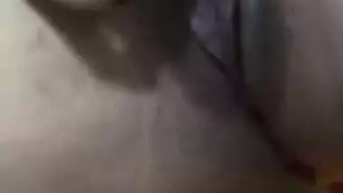 Naked Indian MILF prepares herself for sex by rubbing own XXX muff