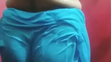 Today Exclusive -desi Bhabhi Bathing Video Record By Hubby Part 1