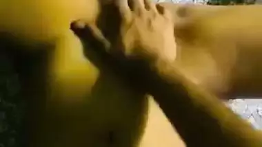 Lover records his GF’s blowjob MMS and fingers her pussy