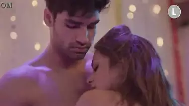 Indian beautiful milf stepmom enjoy her Christmas Day with stepson real Hindi sex video