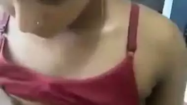 Slim Bangladeshi Bhabhi exposes bush in XXX video for her XXX lover