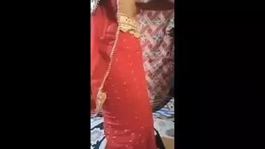 In the bride's red saree, she was fucked fiercely, as if I spoke desi ass and opened her pussy.
