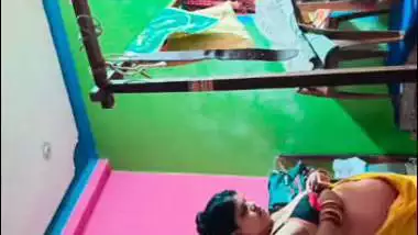 Hindi mom changing dress viral video exposed online