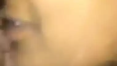 Nasty Desi XXX slut gets her small boobs licked by her neighbour MMS