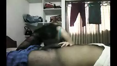 Indian porn mms of Gujrat bhabhi gives a hot blowjob to her lover