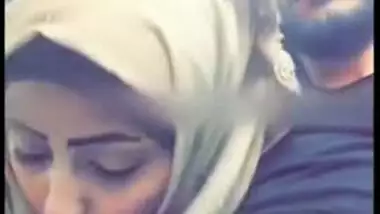 Short Desi mms clip of Indian gal caught sucking lover's dick in car