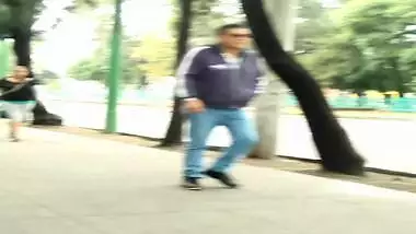 Gorda Culona en licra - se le marca la pucha