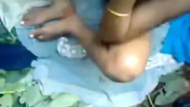 Desi Village Girl Fingering And Explore His Dress With His Boyfriend In Jan