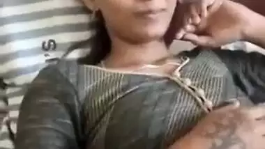 Desi Aunty removing her new Grls dress and saying aap jaisa ldki ko bahuth paisa milega idhar