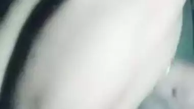 Amateur video of teen Indian in pink bra who masturbates pussy in room