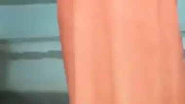 Indian Hot Deshi Bhabhi Sadi Utarkar Apni Tight Chut Aur Bade Nipple Dikhaye