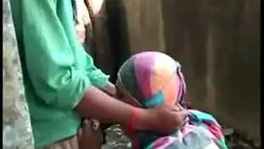 Desi mms sex scandal, Paki muslim girl caught sucking dick BF outdoor