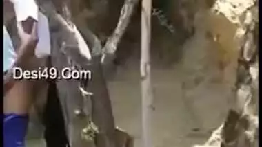 Horny lovers caught having quickie in doggy outdoor in Desi mms video