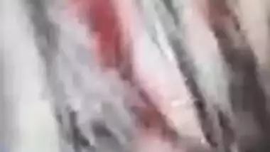 Desi girl takes an example from porn actresses and masturbates staying at home