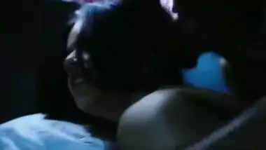 Train Me Shoagraat Vo V Ek Chor K Sath Aur Fr Oske Badche V Bani