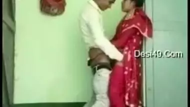 Indian gal caught drilled by lover in standing pose in Desi mms video