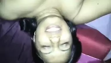 Pakistani Desi XXX slut records her own pussy fucking session MMS