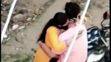 Desi mms video of cheat wife fucking with her servant outdoor, caught by hubby