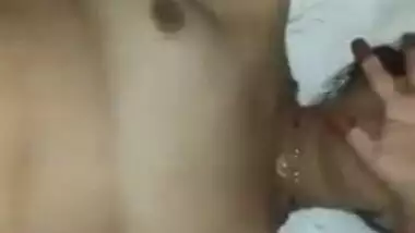 Indian XXX slut is nailed by Desi neighbour in her marital bed MMS