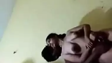 Desi couple is going to enjoy sex in horizontal amateur XXX video