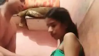 Man bangs a young girl badly in the desi sex video