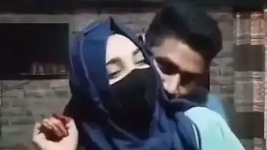 Karachi guy squeezes his sister’s boobs behind his parents
